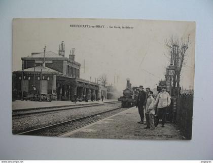 CPA Gare  :  Neufchâtel-en-Bray -  La Gare intérieur