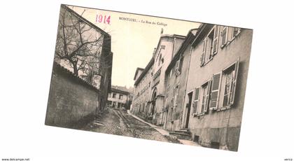 Carte Postale Ancienne de MONTLUEL-la rue du collège