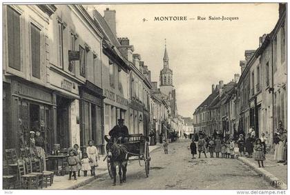 CPA(41)   MONTOIRE SUR LE LOIR       rue saint jacques  (leger defaut coin bas droit)