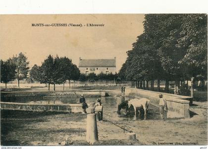 MONTS SUR GUESNES - L'Abreuvoir