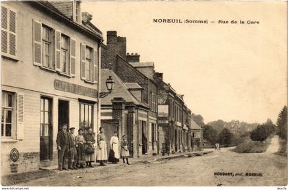 CPA Moreuil Rue de la Gare (1391662)