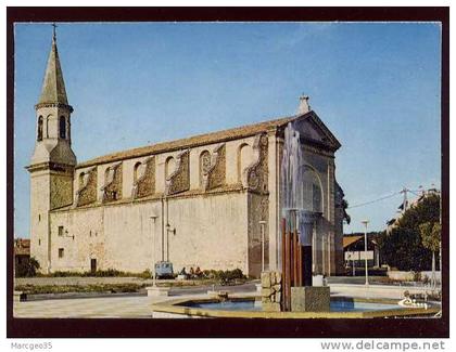 morières lès avignon la place de la liberté église édit.combier n° E 84081 036 0042 solex devant le trottoir belle cpsm