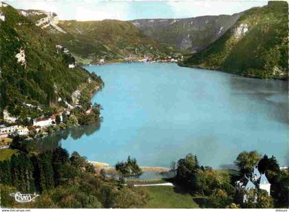 01 - Nantua - Le Lac de Nantua - Au fond Nantua - Mention Photographie Véritable - Carte Dentelée - CPSM grand format -