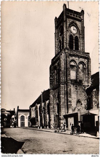 CPA NEAUPHLE-le-CHATEAU Eglise (1386423)