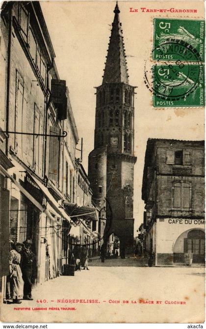 CPA La Tarn-et-Garonne - NEGREPELISSE - Coin de la Place et Clocher (293272)