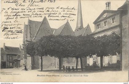 Neuillé-Pont-Pierre - Place de l'Hôtel de Ville