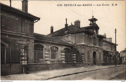 CPA NEUILLY-sur-MARNE - Les Ecoles (124237)