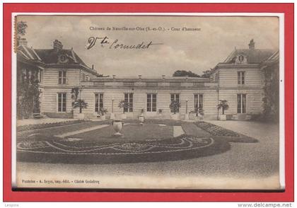 95 - NEUVILLE sur OISE --  Château - Cour d'honneur