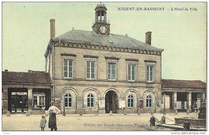 CPA Nogent-en-Bassigny - l'Hôtel de Ville