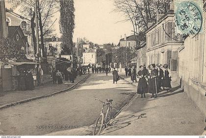 CPA Nogent-sur-Marne Vue Boulevard de la Marne