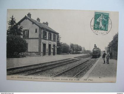 CPA Gare :  Offranville -    La Gare -  Arrivée d'un train