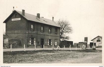 OISEMONT : LA GARE