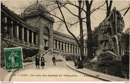 CPA PARIS 16e-Un coin des Jardins du Trocadéro (326007)