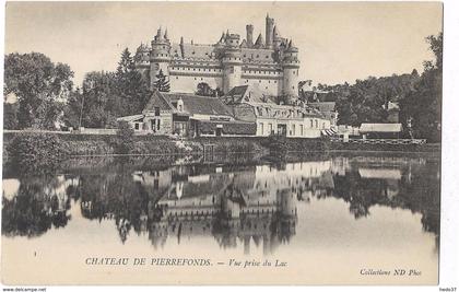 Château de Pierrefonds - Vue prise du Lac