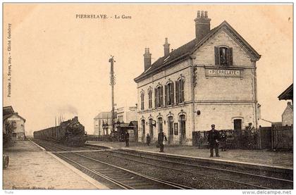 PIERRELAYE LA GARE ARRIVEE DU TRAIN CHEF DE GARE