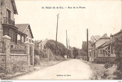 CPA Plaisir Rue de la Poste