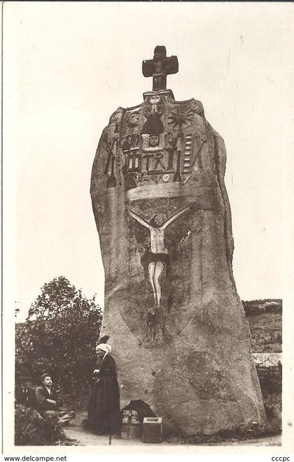 CPSM Pleumeur-Bodou Menhir de Penvern