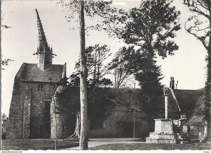 CPSM Plougrescant Saint-Gonery La Chapelle et le Calvaire