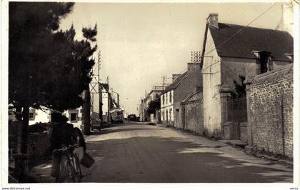 Carte POSTALE  Ancienne  de  PLOZEVET - Route de Quimper