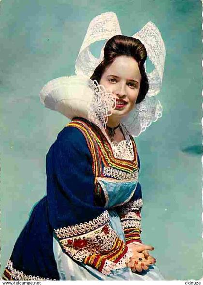 29 - Pont Aven - Femme en costume de Pont Aven - Coiffes - Folklore - Voir Scans Recto Verso