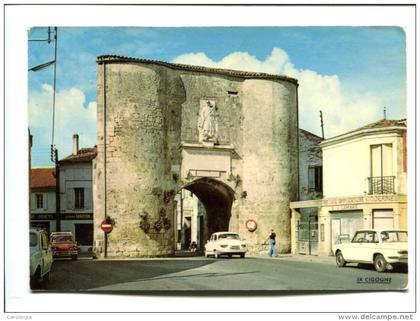 CP- PONT L ABBE  D ARNOULT (17) LE PORCHE