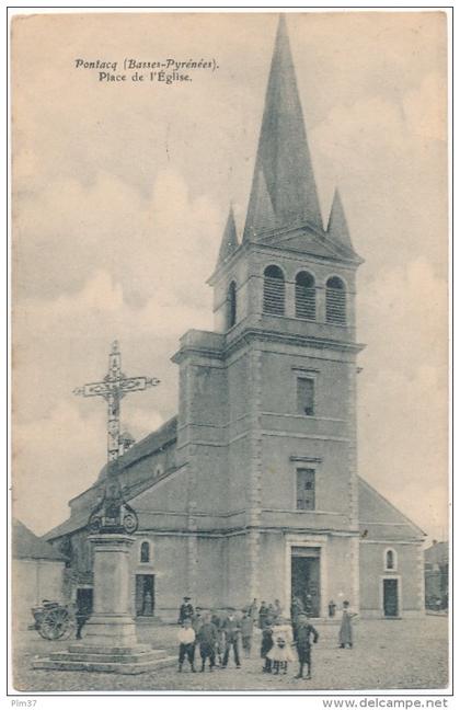 PONTACQ - Place de l'Eglise