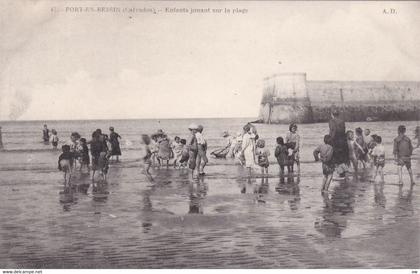 PORT-EN-BESSIN-HUPPAIN -14- Enfants jouant sur la plage- Animation - 24-08-24