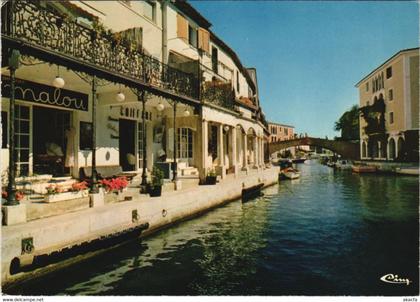 CPM GRIMAUD PORT-GRIMAUD - Canal Scene with Shops (1116697)