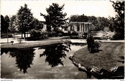 CPA Rennes Jardins du Parc Maurepas FRANCE (1015655)