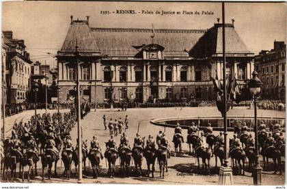 CPA RENNES - Palais de Justice et Place du Palais (226922)