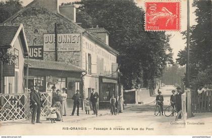 91 - ESSONNE - RIS-ORANGIS - passage à niveau et vue du Pont -café-restaurant- généalogie Bugnone ? superbe - 10285