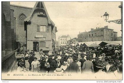 depts divers- loire - ref T232 -  roanne - la maison du XVe siecle et le marche - buvette goulinet - carte bon etat -