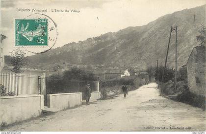 .CPA   FRANCE 84 "Robion, Entrée du village"