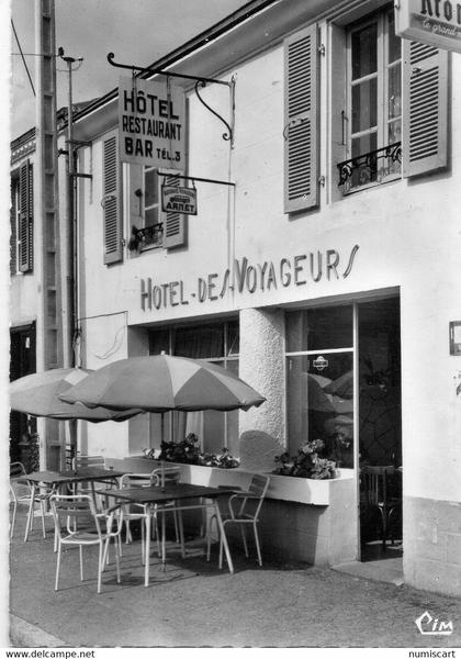 Saint-Florent-des-Bois Hôtel des Voyageurs Bar