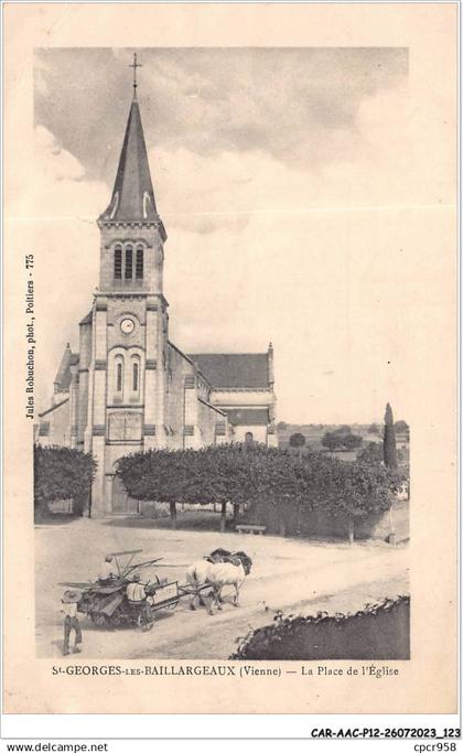 CAR-AACP12-86-1074 - SAINT-GEORGES-LES-BAILLARGEAUX - la place de l'eglise