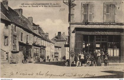 CPA SAINT-GERVAIS-d'AUVERGNE La Place du Marche et le Rue du Commerce (1254038)