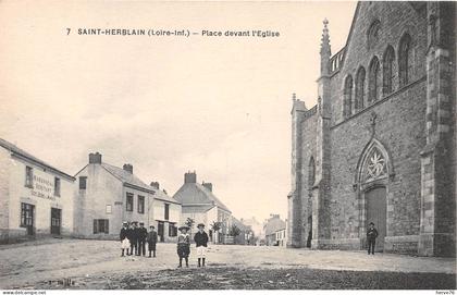 SAINT HERBLAIN - Place devant l'Eglise