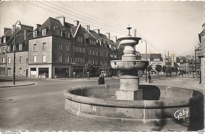 CPSM Saint-Hilaire du Harcouet Avenue du Général Leclerc