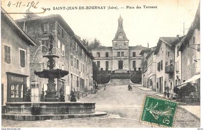 Carte postale ancienne de SAINT  JEAN  de  BOURNAY