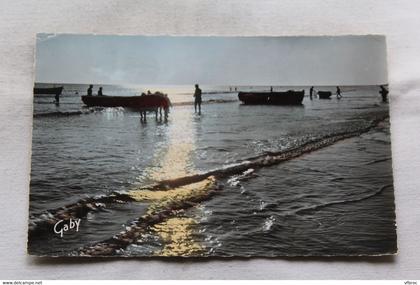 Cpsm 1959, Saint Jean de Monts, barques au repos, Vendée 85