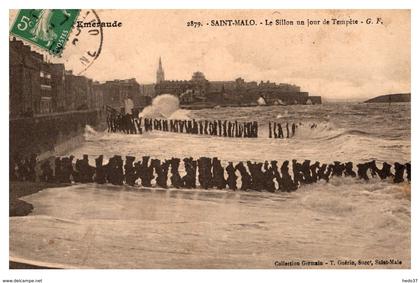 Saint Malo - Le Sillon un jour de tempête