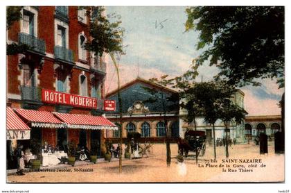 Saint Nazaire - Place de la Gare