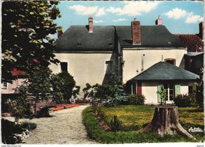 CPM SAINT-SAUVEUR-en-PUISAYE Maison Natale de Colette - Les Jardins (1196533)