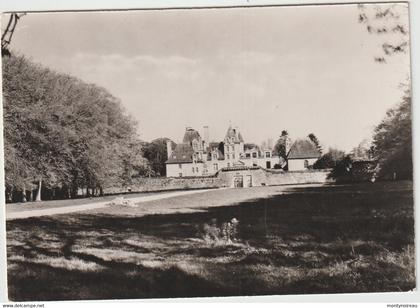 Finistère : SAINT  VOUGAY :  le  château  de  Kerjean