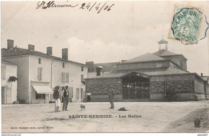 SAINTE HERMINE (85) - LES HALLES