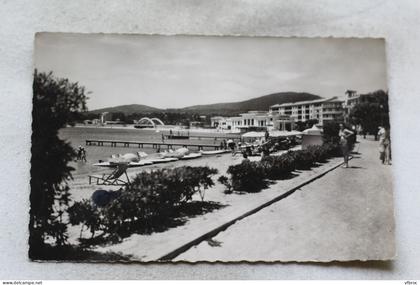 O450, Cpsm 1952, Sainte Maxime sur mer, la plage, Var 83