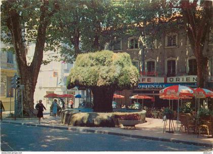 13 - Salon de Provence - Fontaine Moussue - CPM - Etat pli visible - Voir Scans Recto-Verso