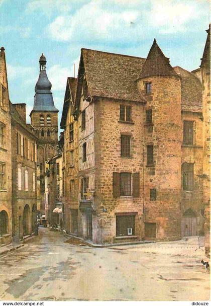 24 - Sarlat la Caneda - Rue de la Liberté - Carte Gauffrée - CPM - Voir Scans Recto-Verso