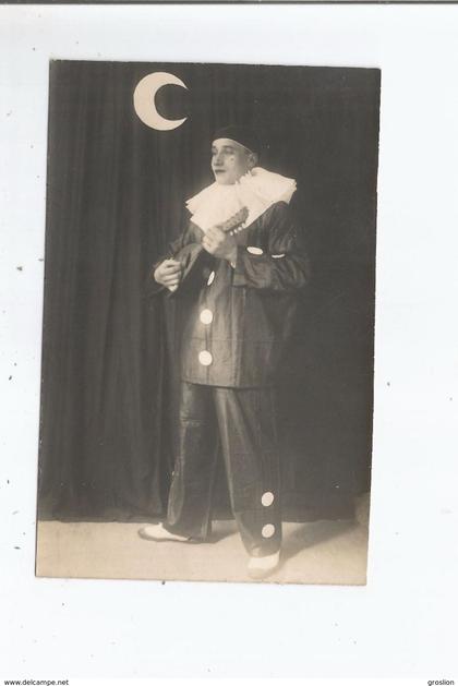 SARTROUVILLE (YVELINES) CARTE PHOTO ACTEUR EN PIERROT DE LA STE LYRIQUE LA LIBELLULE DU VAL NOTRE DAME SARTROUVILLE