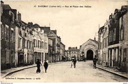 CPA Savenay Rue et Place des Halles (1440217)